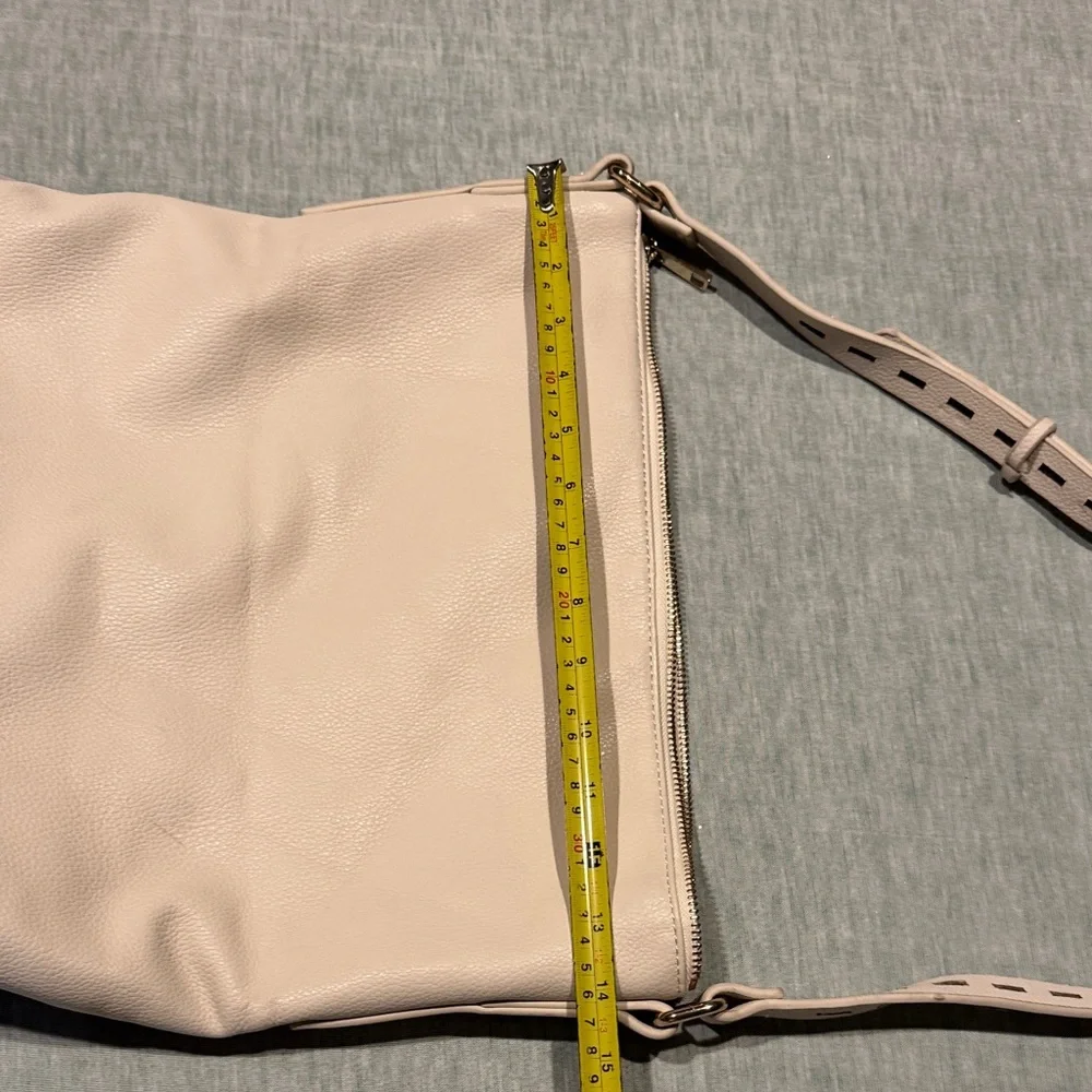 Elegant Cream Shoulder Bag